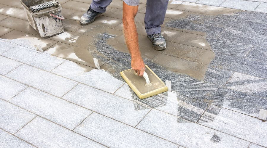 Professional gutter cleaning in Weir, MS